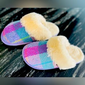 Lamo Pastel Slippers Size Small